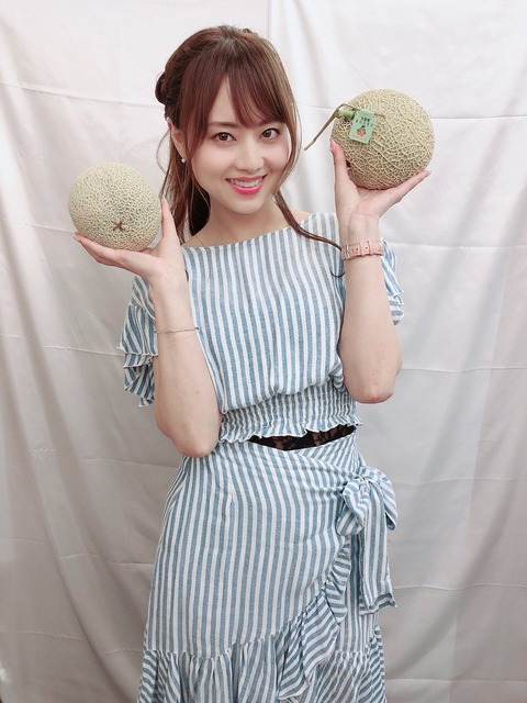 【悲報】吉沢明歩さん(34(36(38)))、顔のコーティングが分厚い 